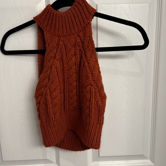 UO Kerrie Mock Neck Sleeveless Sweater - Picture 5 of 6